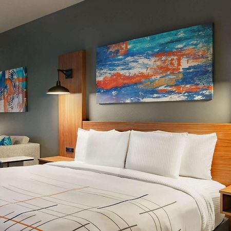 La Quinta Inn & Suites By Wyndham Springfield Buitenkant foto
