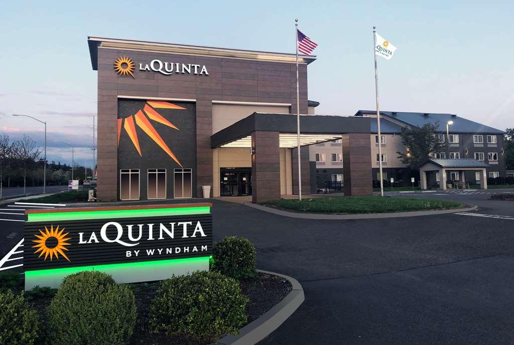 La Quinta Inn & Suites By Wyndham Springfield Buitenkant foto