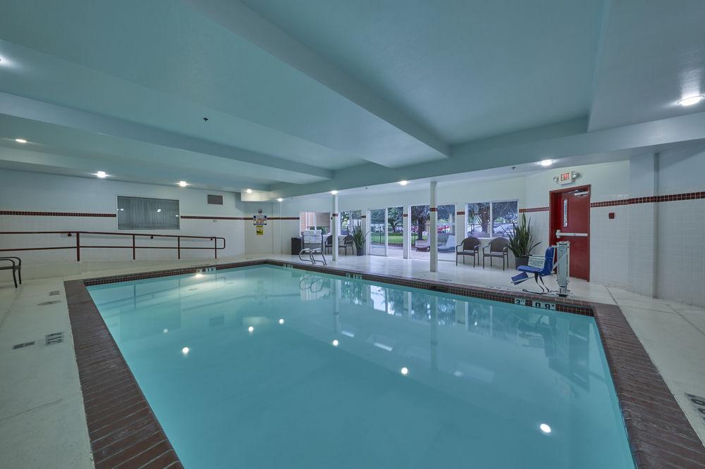La Quinta Inn & Suites By Wyndham Springfield Buitenkant foto