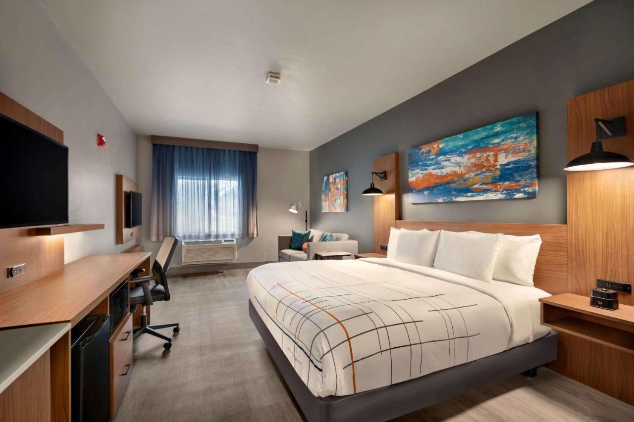 La Quinta Inn & Suites By Wyndham Springfield Buitenkant foto