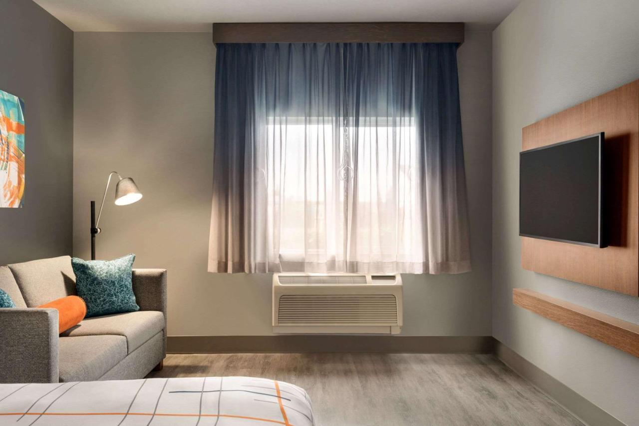 La Quinta Inn & Suites By Wyndham Springfield Buitenkant foto