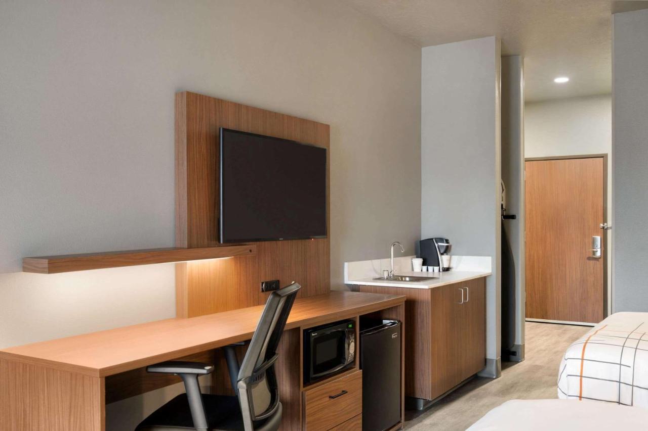 La Quinta Inn & Suites By Wyndham Springfield Buitenkant foto
