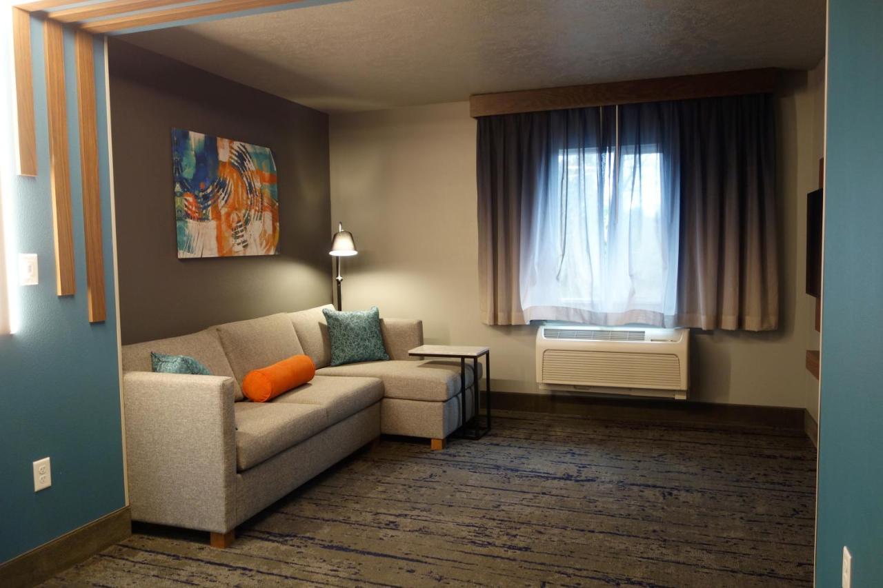 La Quinta Inn & Suites By Wyndham Springfield Buitenkant foto